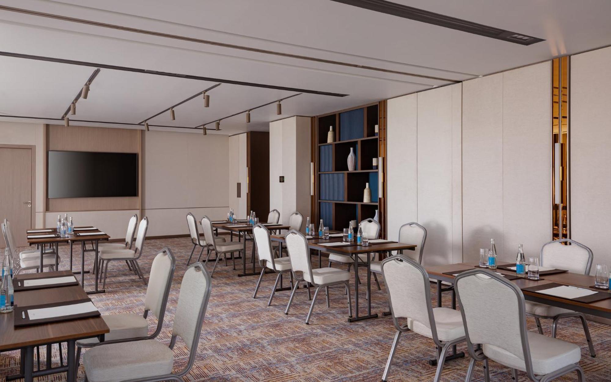 Hotel Intercontinental Tashkent By Ihg Esterno foto