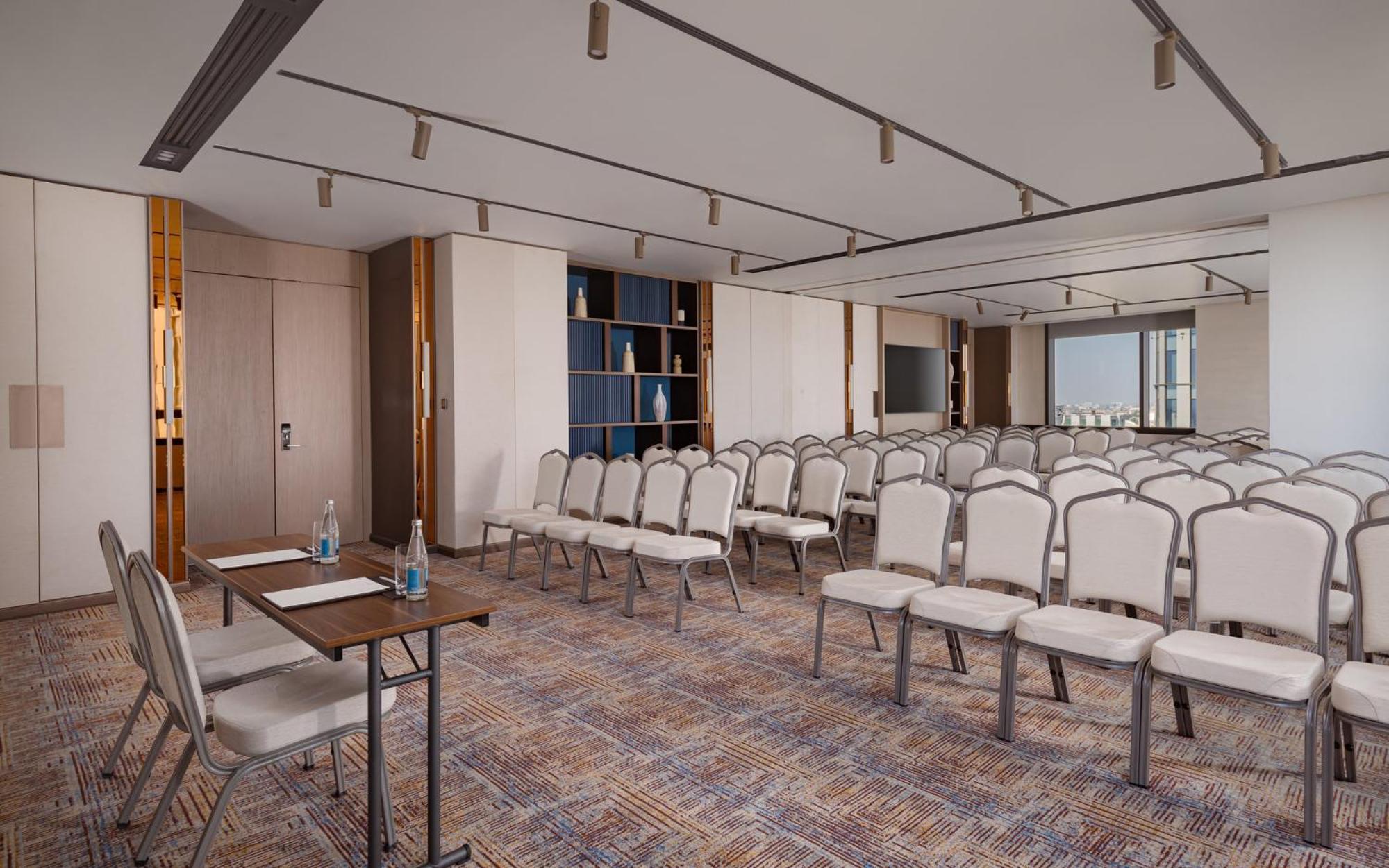 Hotel Intercontinental Tashkent By Ihg Esterno foto