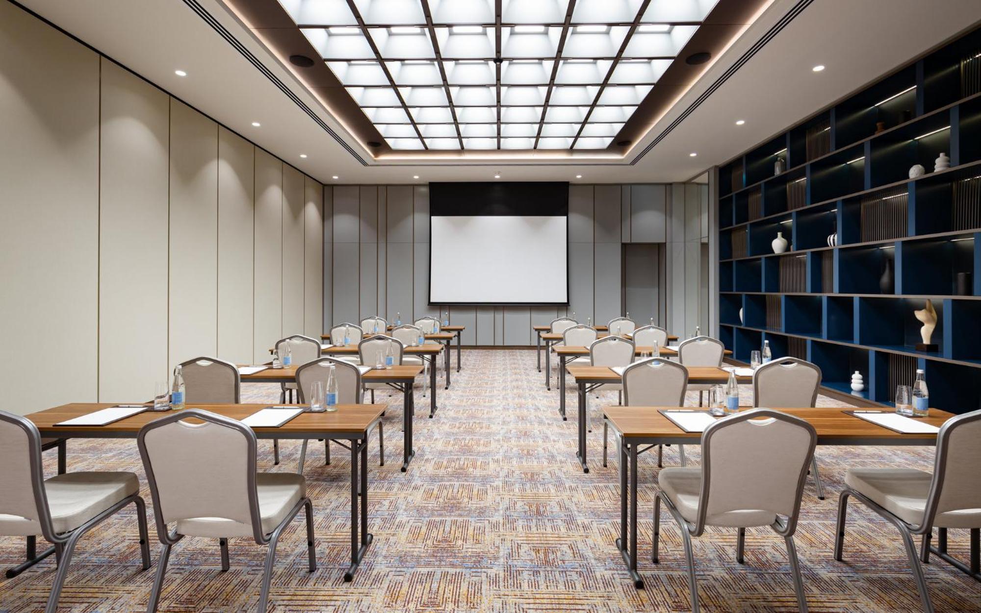 Hotel Intercontinental Tashkent By Ihg Esterno foto